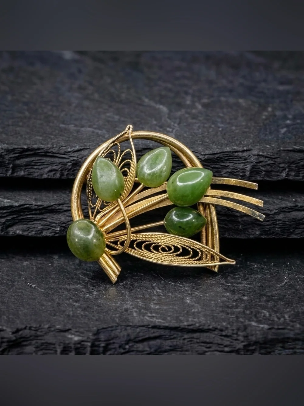 Vintage 60s Genuine Nephrite Jade Stone Leaf Floral Gold Tone Filigree Brooch